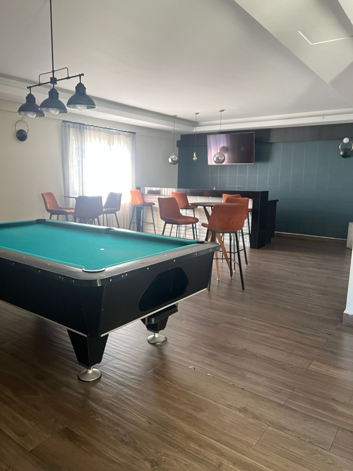 apartamentos - Alquiló naco precio US$1,250  minutos de súper mer 8