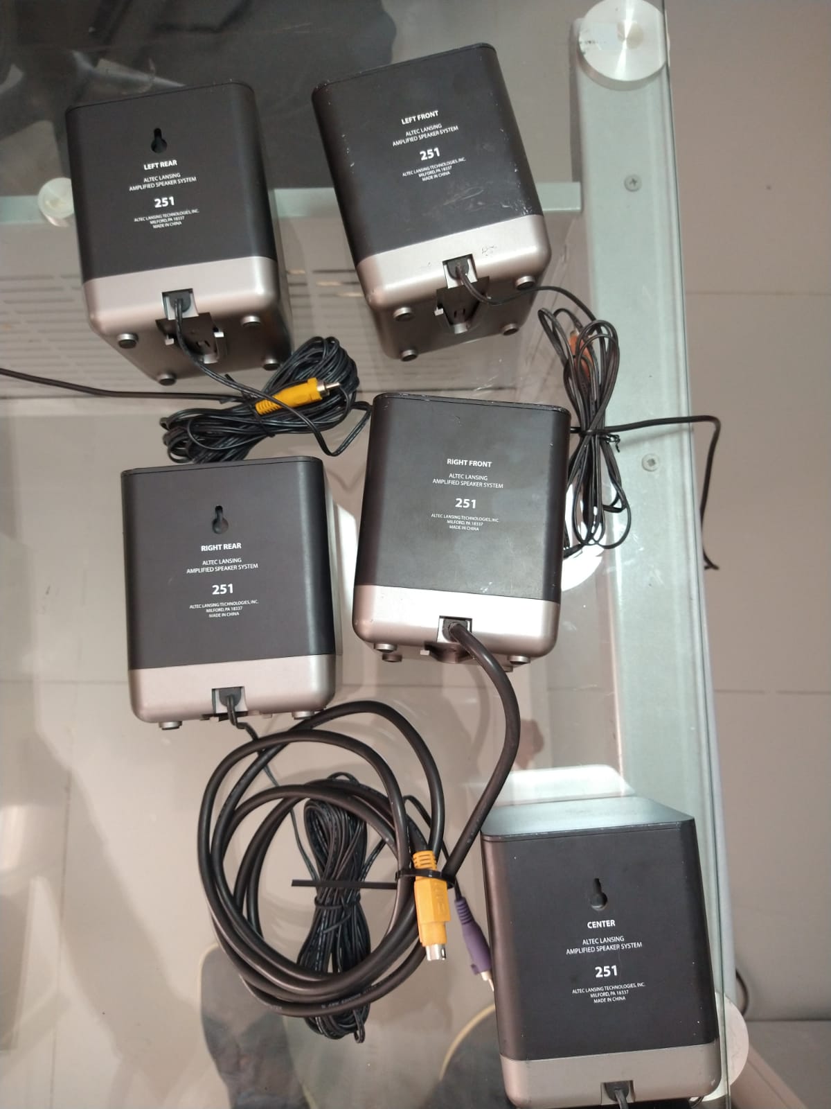 otros electronicos - Bocinas Altec Lansin 5.1 45RMS 5