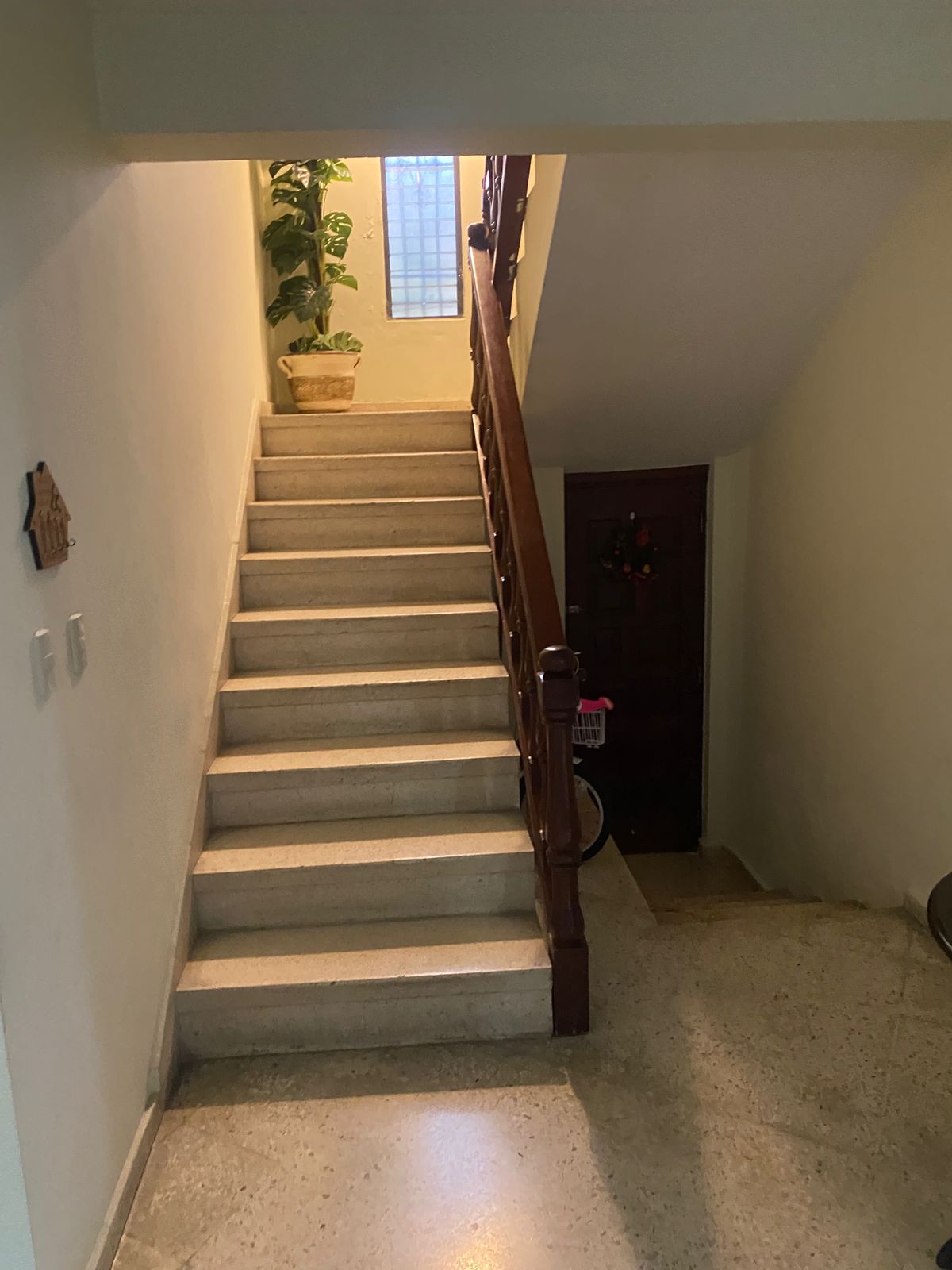 casas - Casa de dos niveles en venta en Los Restauradoes 6