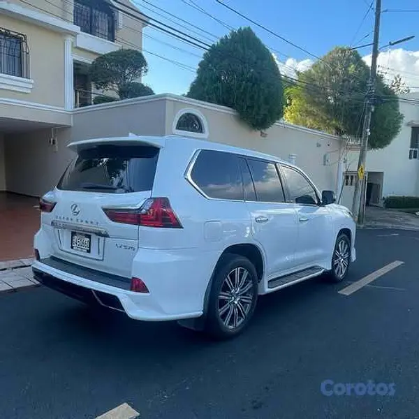 jeepetas y camionetas - 2016 Lexus LX 570 3