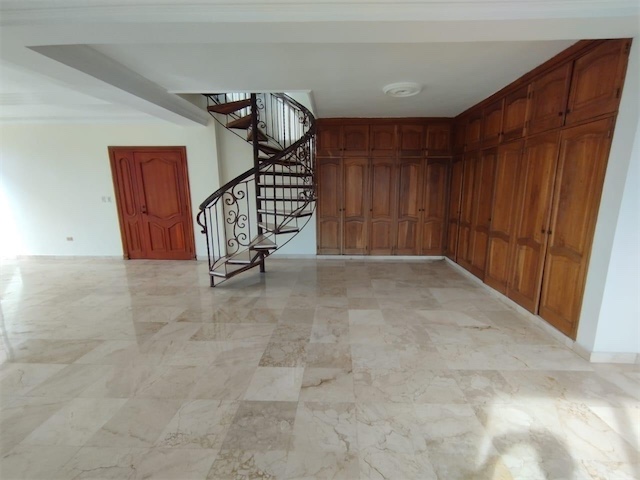apartamentos - Venta de penthouse de 4 niveles con 622mts en la urbanización real  9