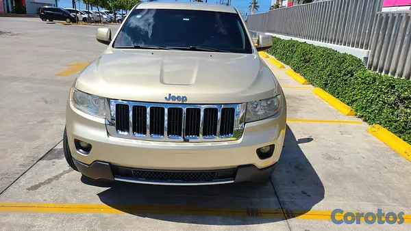 jeepetas y camionetas - Jeep Grand Cherokee excellente estado con solo 90  2