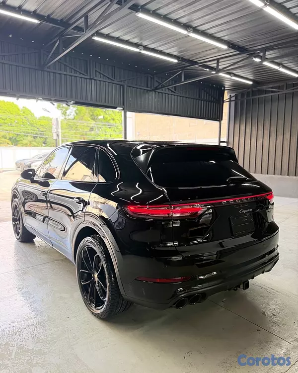 jeepetas y camionetas - Vendo porsche cayenne 2019 5