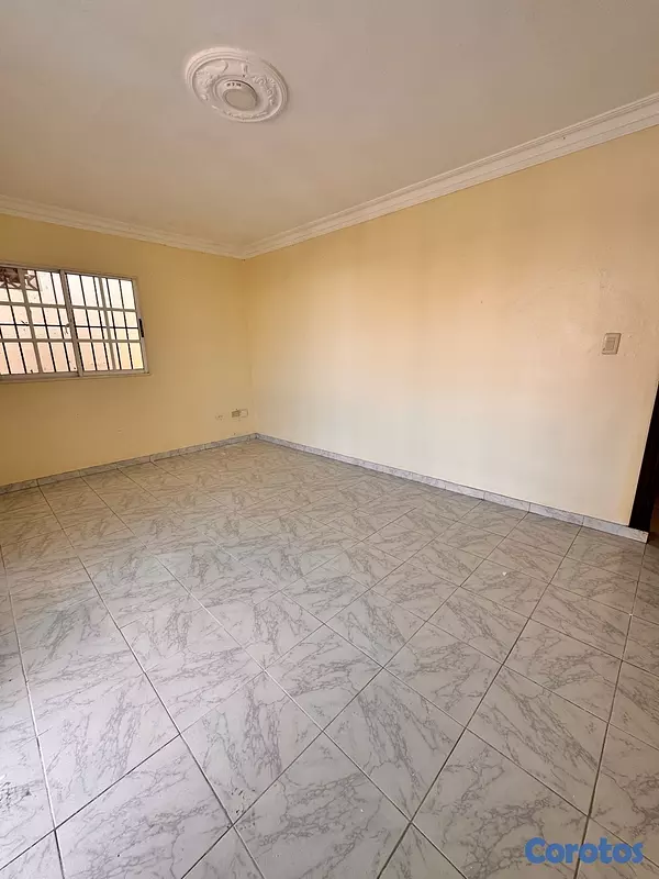 casas - venta de casa en la autopista de san isidro con 4 parqueos Santo Domingo este  7