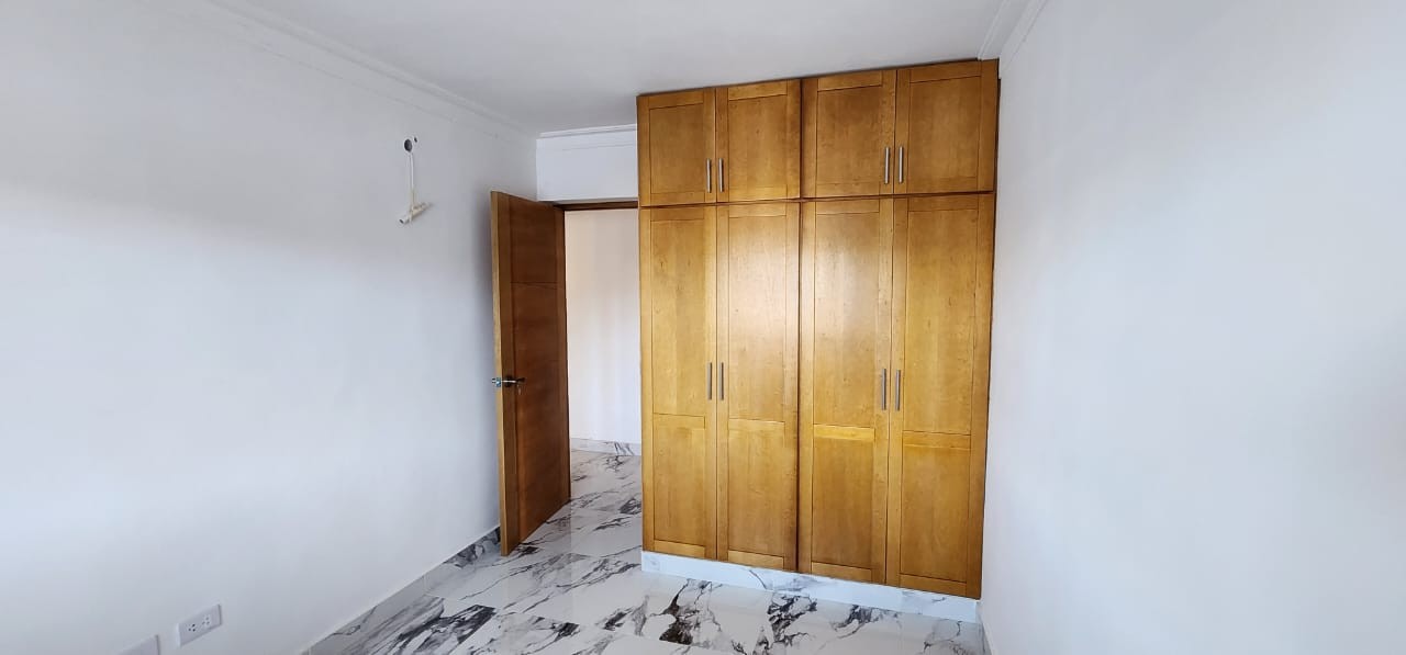 apartamentos - Apartamento Segundo Piso con Terraza, Corales del Sur. VENDIDO 1