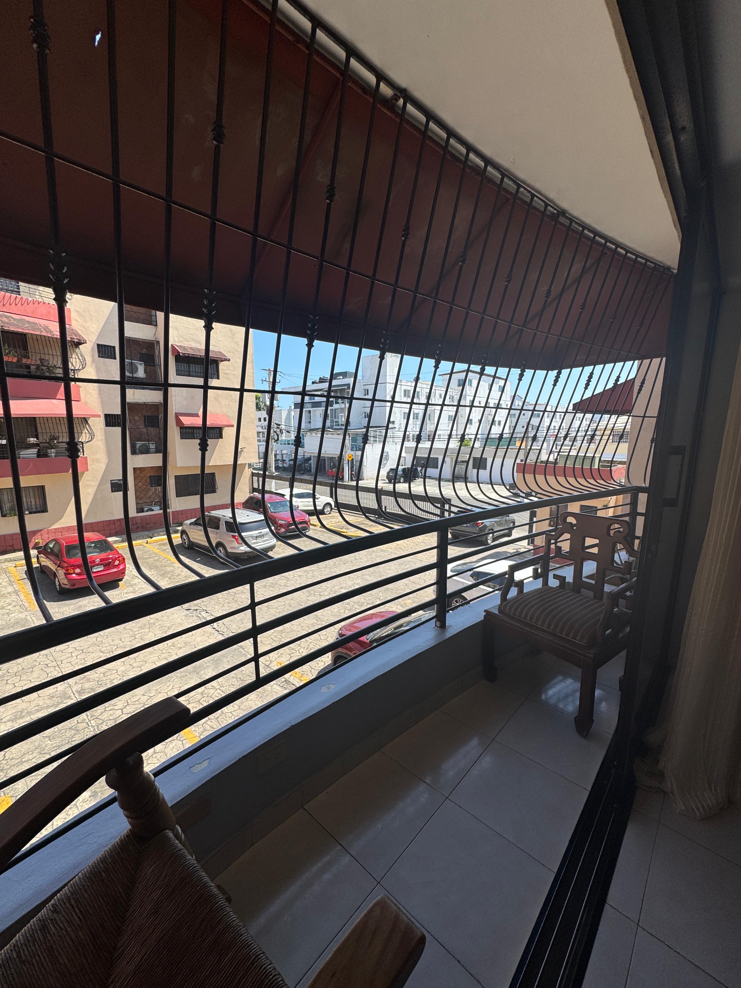 apartamentos - Apartamento de 133mts , 2do nivel en los Prados co 2