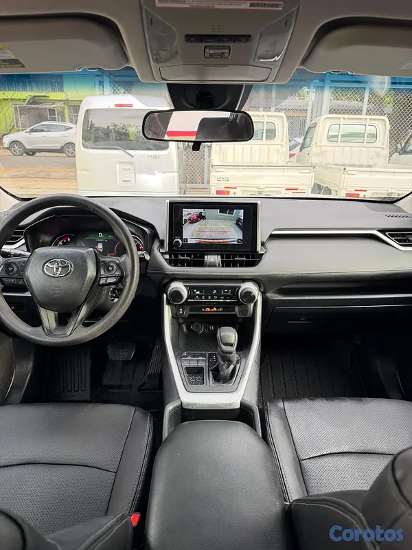 jeepetas y camionetas - Toyota RAV4 LE PLUS 2023 6