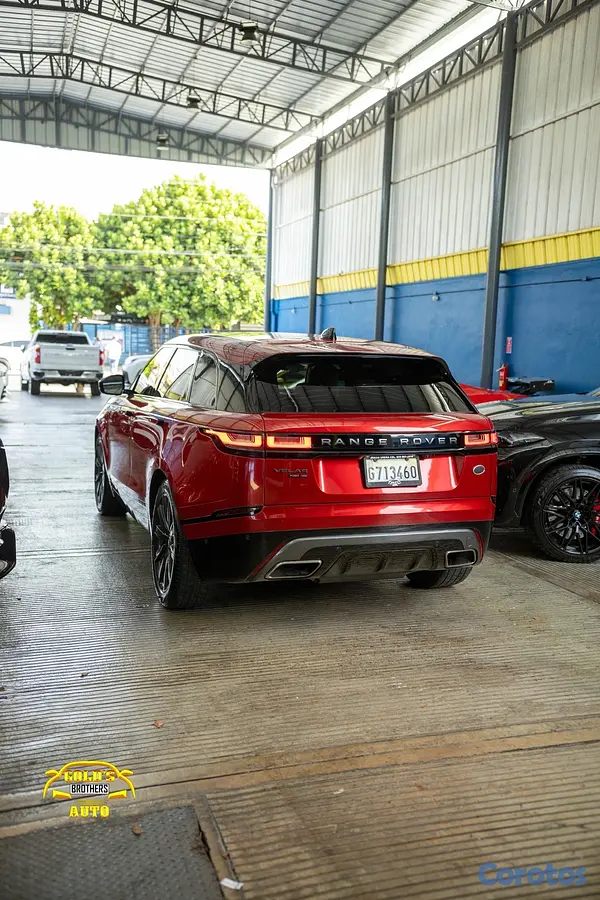 jeepetas y camionetas - Land Rover Range Rover Velar R-Dynamic 2018 Clean Carfax 4