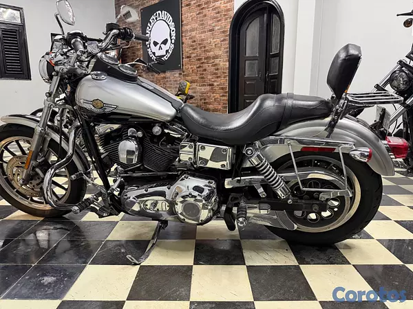 motores y pasolas - Harley Davidson Dyna 100 aniversario  2