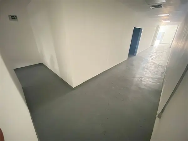oficinas y locales comerciales - Local en Naco céntrico y amplio 6