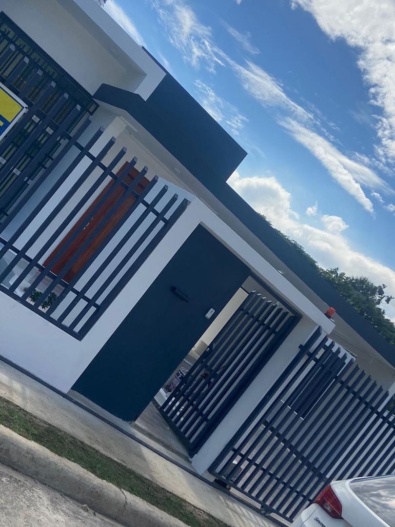 casas - Moderna Casa Recién Construida en Cerro Alto, Santiago