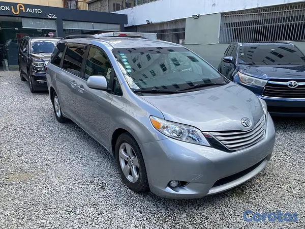 jeepetas y camionetas - Sienna 2016 gasolina puertas automáticas  6