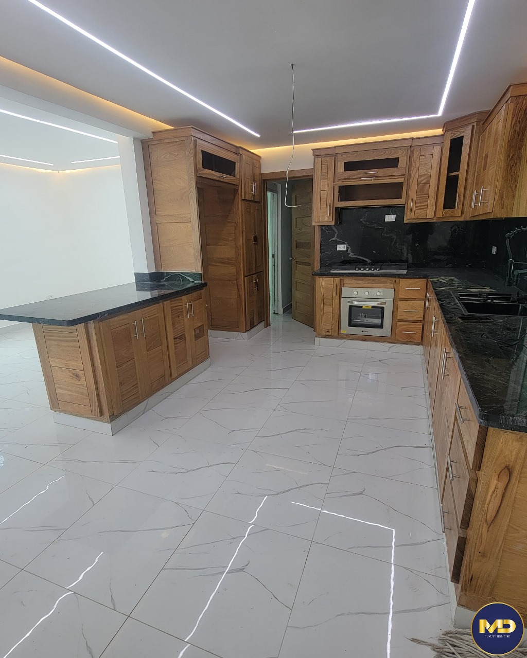 apartamentos - Se Vende Casa de lujo ubicada en Prado oriental  1