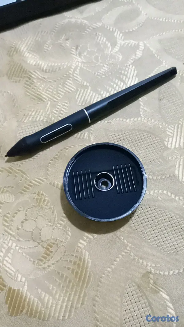computadoras y laptops - Huion Kamvas 16 (2021) como nueva con accesorios y caja 3