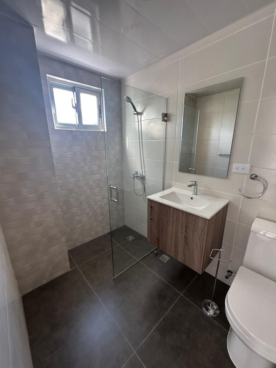 apartamentos - Alquiló naco precio US$1,250  minutos de súper mer 9