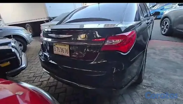 carros - Chrysler 200 6
