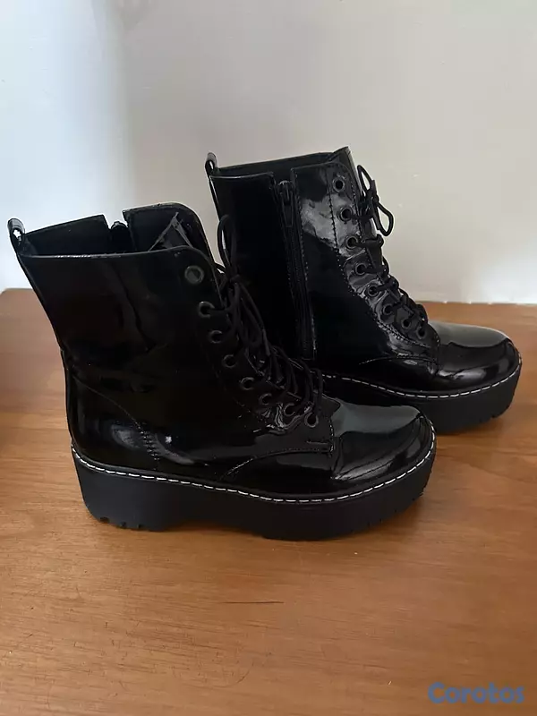 zapatos para mujer - Vendo botas negras tipo combat con plataforma (charol) talla 36 4