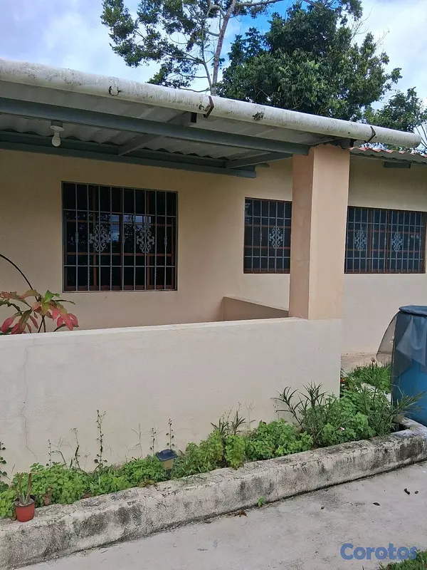 casas - casa con 4 tareas de terrenos,deslindada 17