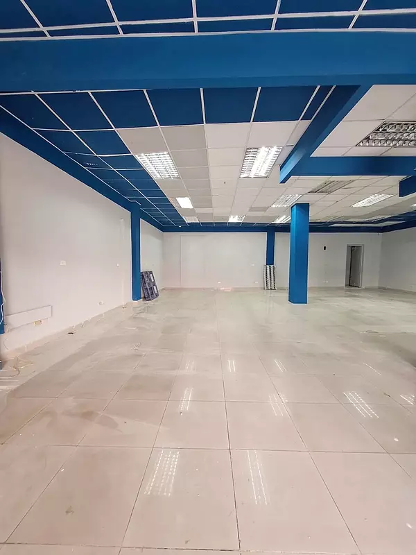 oficinas y locales comerciales - Alquiler local en primer nivel  4