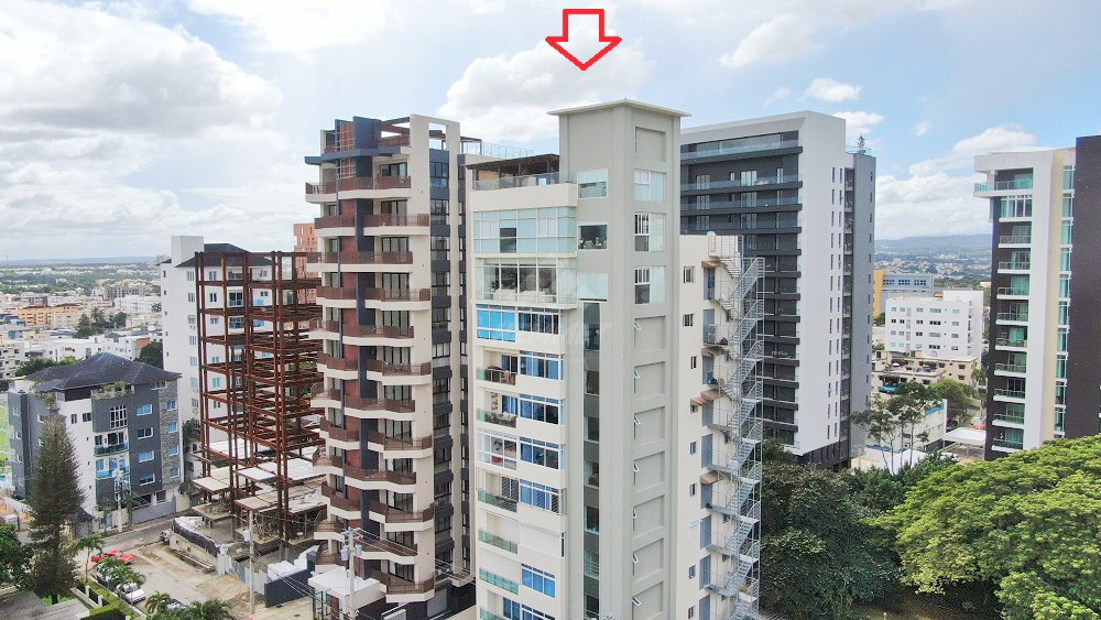 apartamentos - TORRE PLANTA FULL Y ELEVADOR LA ESMERALDA SANTIAGO 0
