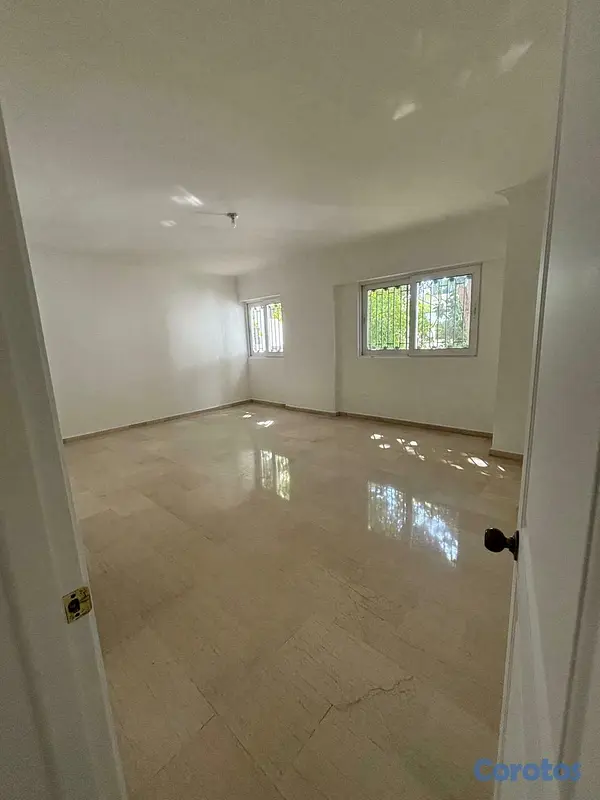 apartamentos - Rento apartamento sin amueblar en Naco Torre Clásica bien cuidada 10