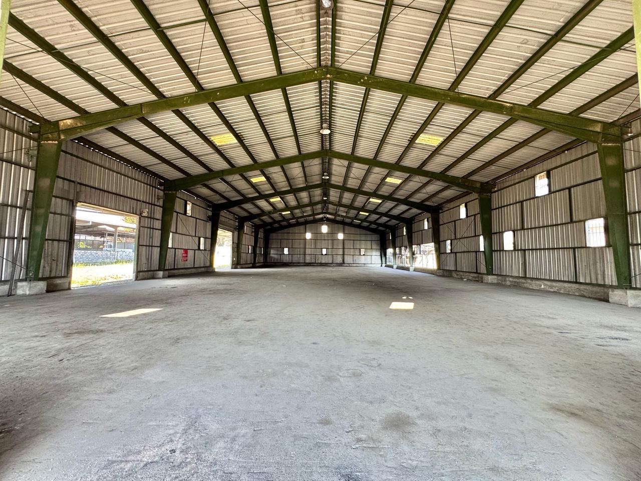 oficinas y locales comerciales - Terreno con Naves en Alquiler AUTOPISTA DUARTE USD 1