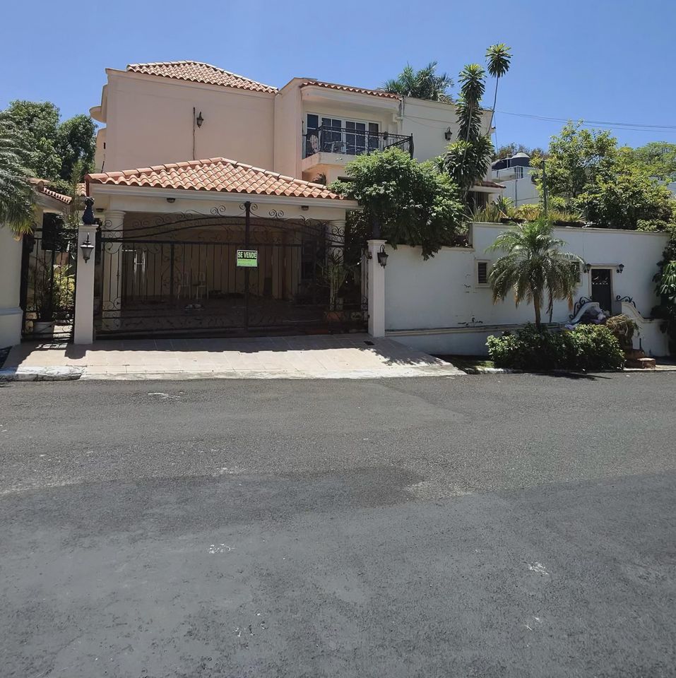 casas - Majestuosa casa en venta,viejo arroyo hondo  0