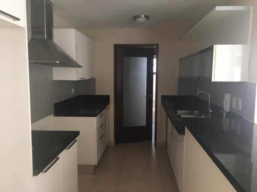 apartamentos - Apartamento en venta #23-1211 con 3 dormitorios, aire acondicionado, seguridad. 4