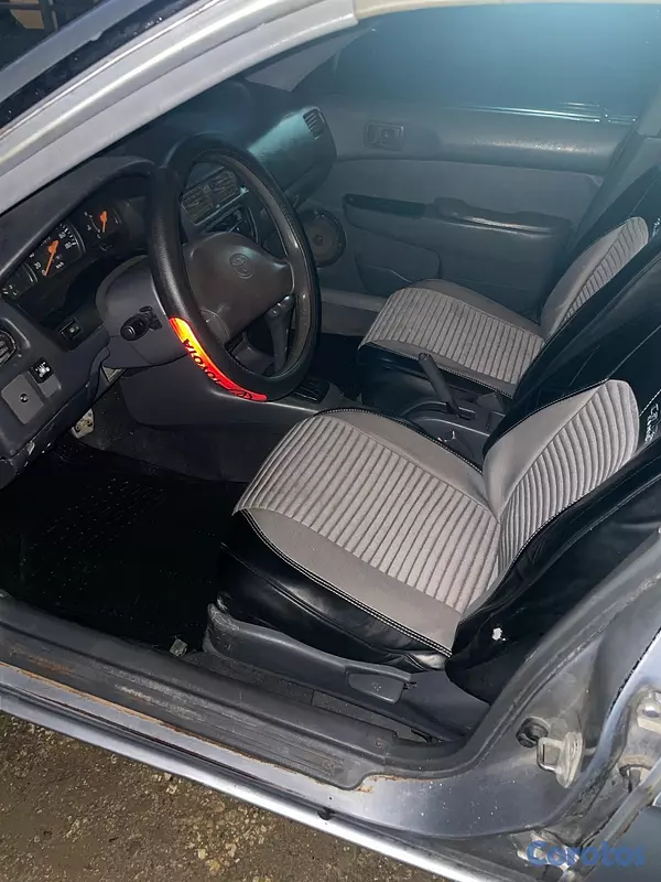 carros - Toyota Tercel año 2000 9