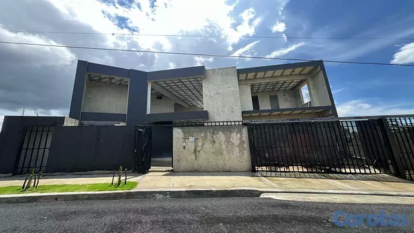 casas - Casa moderna con ascensor en Altos de Arroyo Hondo III 2