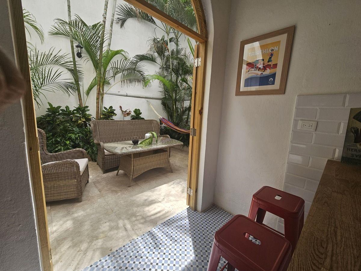 casas - Se vende Casa en la Zona Colonial 7
