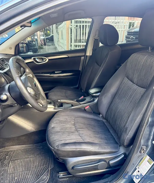 carros - Nissan Sentra SV  2016 10