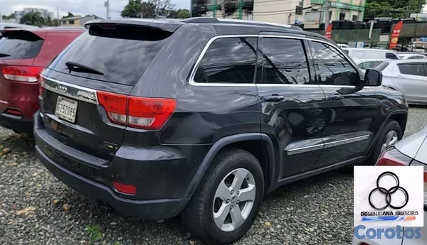 jeepetas y camionetas - JEEP GRAND CHEROKEE LAREDO 2011 8