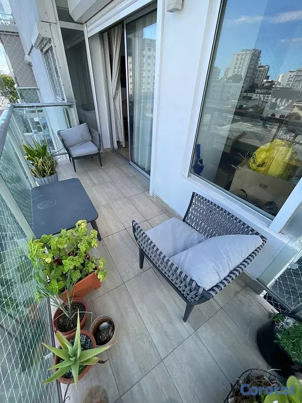 apartamentos - vendo Evaristo Morales piso 4 tres habitaciones con su baño 3 parqueos balcón  3