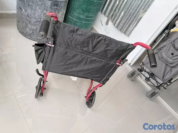 Salud y Equipamiento Médico - Silla de ruedas 3