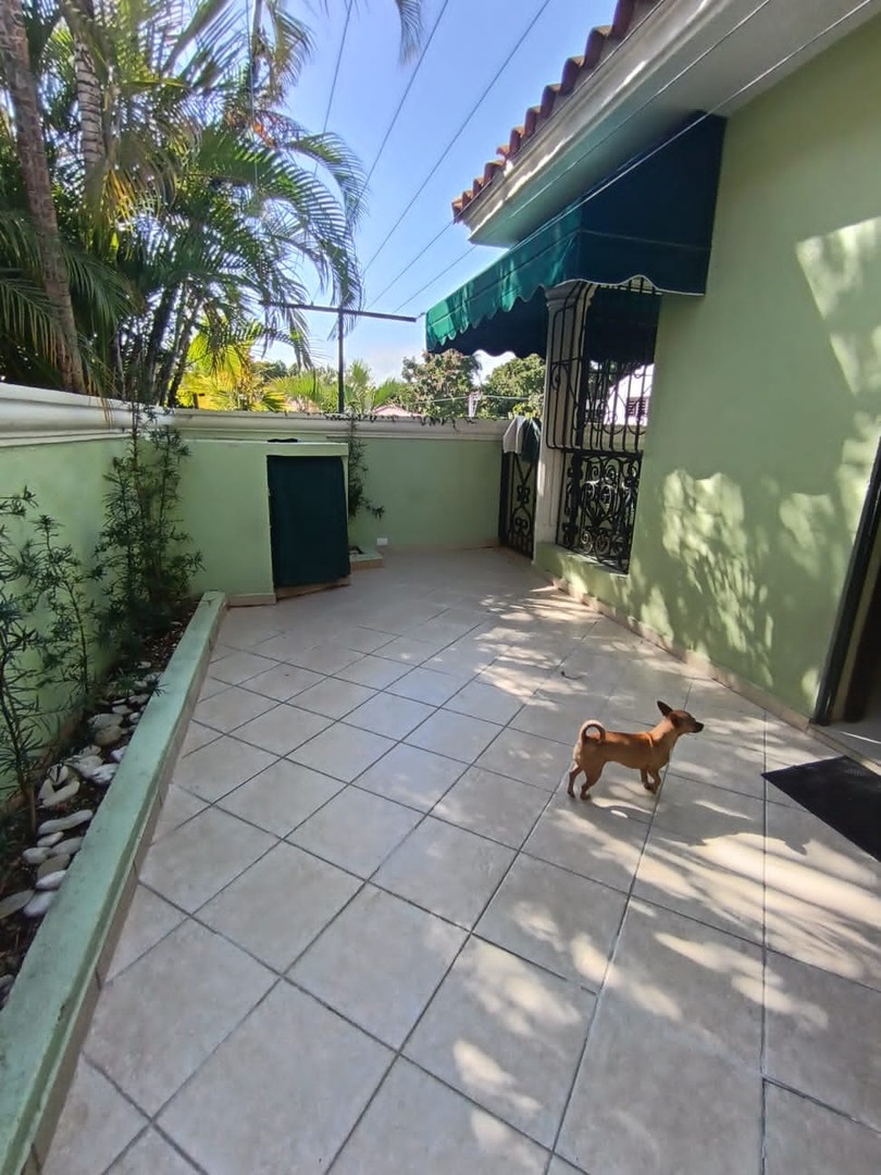 casas - Se vende de oportunidad Casa de 2niveles Cerros de Arroyo Hond.480mt2 435,000usd 5