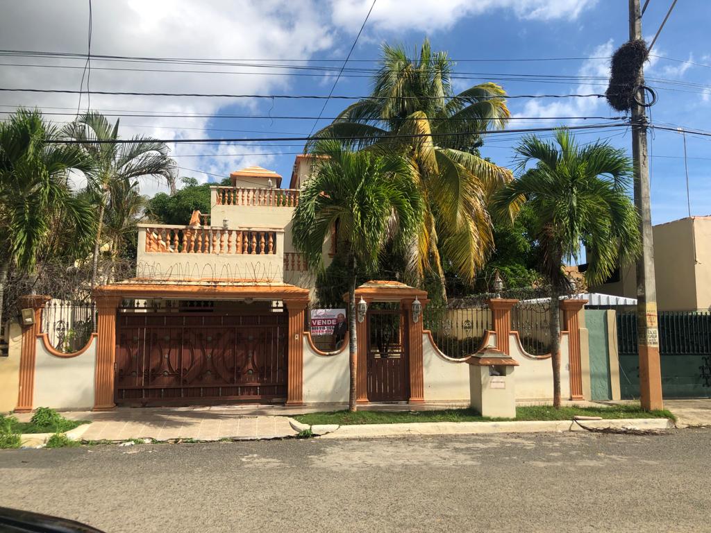 casas - CASA DE 3 NIVELES EN INVIDOREX  POR LOS FRENTES DEL HIPODROMO, DE OPORTUNIDAD Y  2