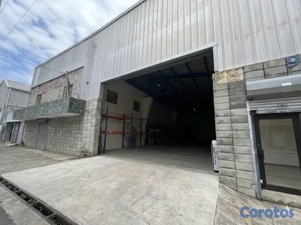 oficinas y locales comerciales - hermoso local en renta o nave  3