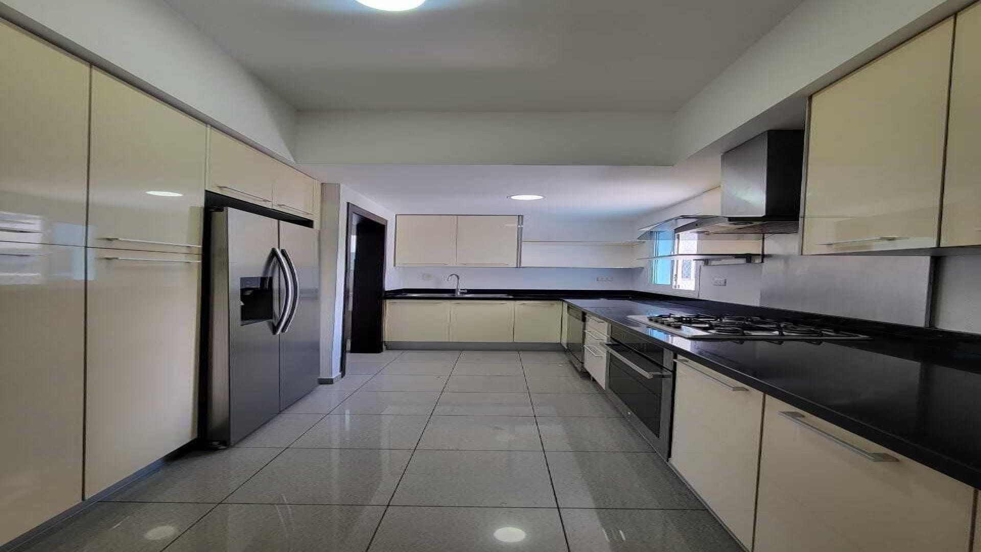 apartamentos - Alquilo apartamento de 3 habitaciones en Avenida Anacaona 4