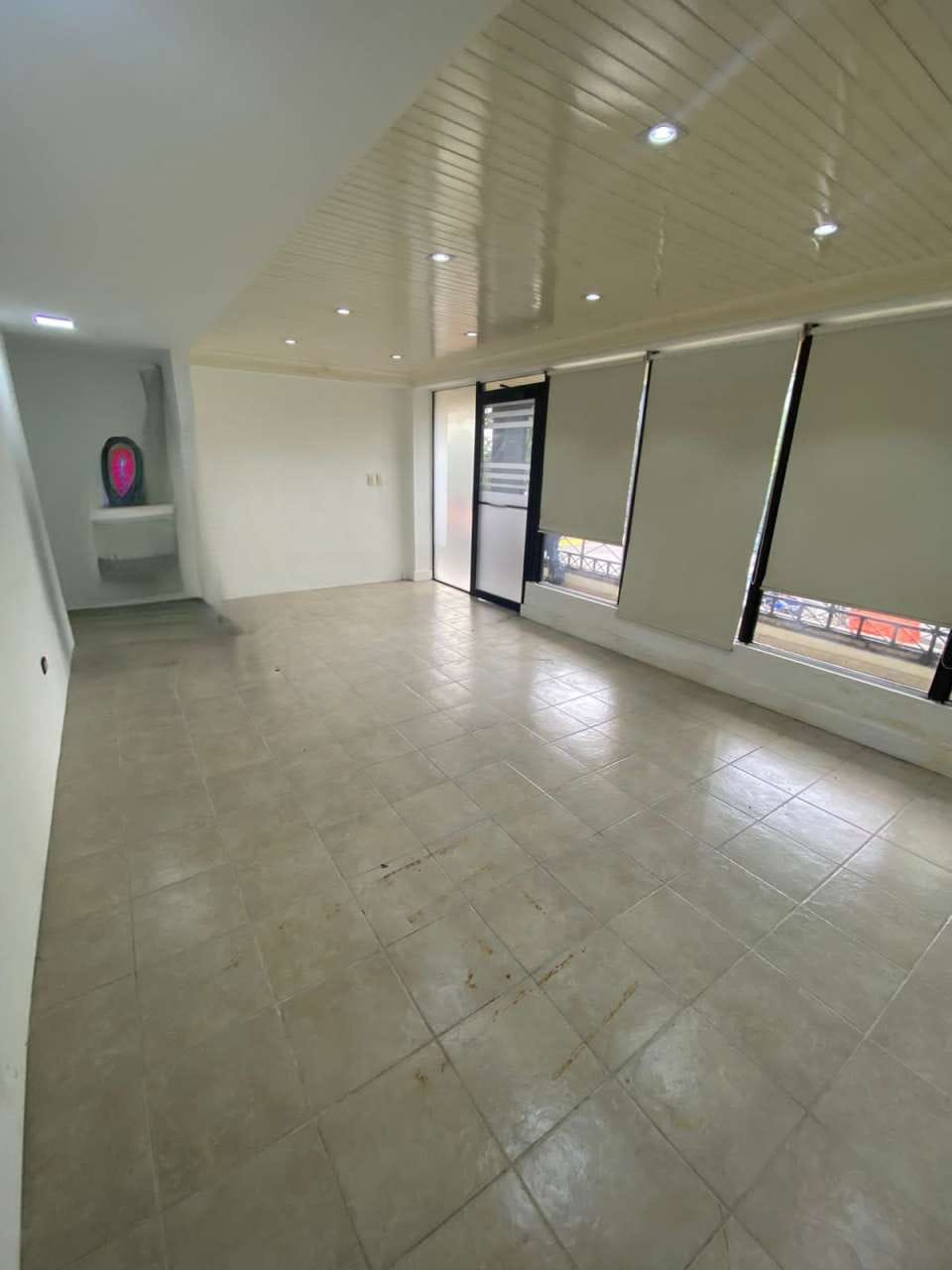 oficinas y locales comerciales - ALQUILO  OFICNA  en Viejo Arroyo VIEJO 4
