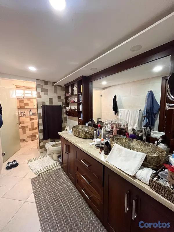 casas - vendo casa los restauradores 4 habitaciones con baño 4 parqueos jacuzzi terraza 9