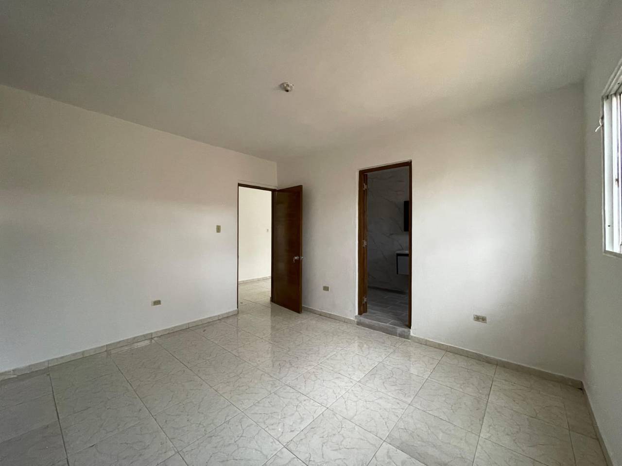casas - Casa de dos niveles los rosales 7
