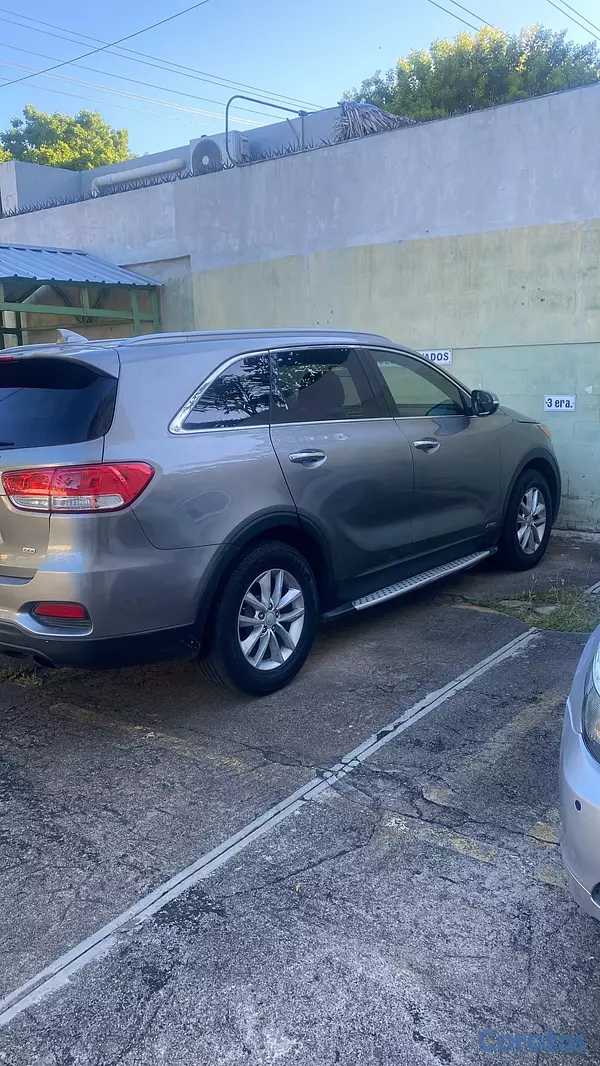jeepetas y camionetas - Kia Sorento LX 2016 6