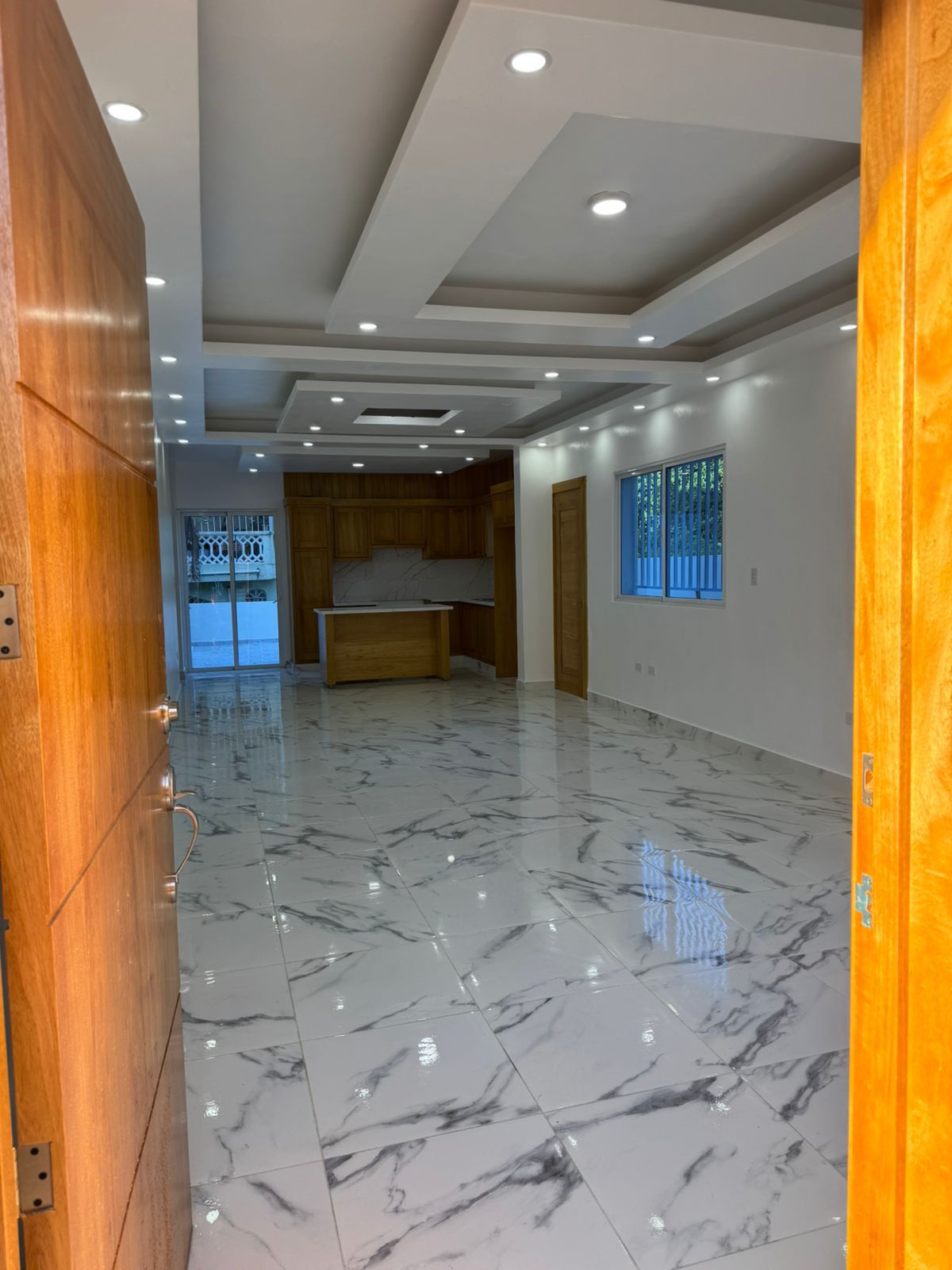 casas - casa moderna totalmente nueva, pocos minutos del malecón y centro de la ciudad  8
