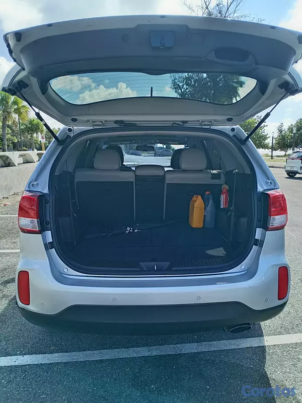 jeepetas y camionetas - KIA SORENTO LX LIGERAMENTE NEGOCIABLEContacto.Yvette Reyes  2