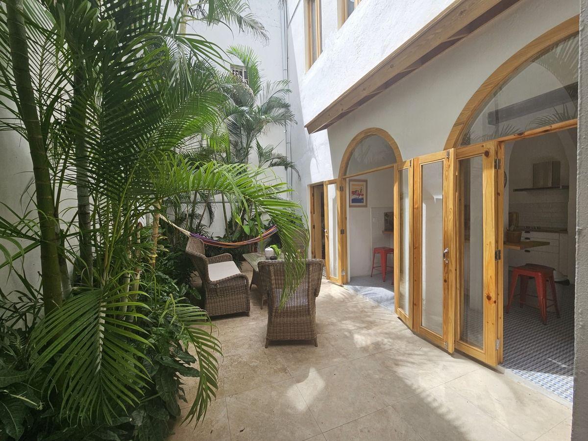 casas - Se vende Casa en la Zona Colonial 8
