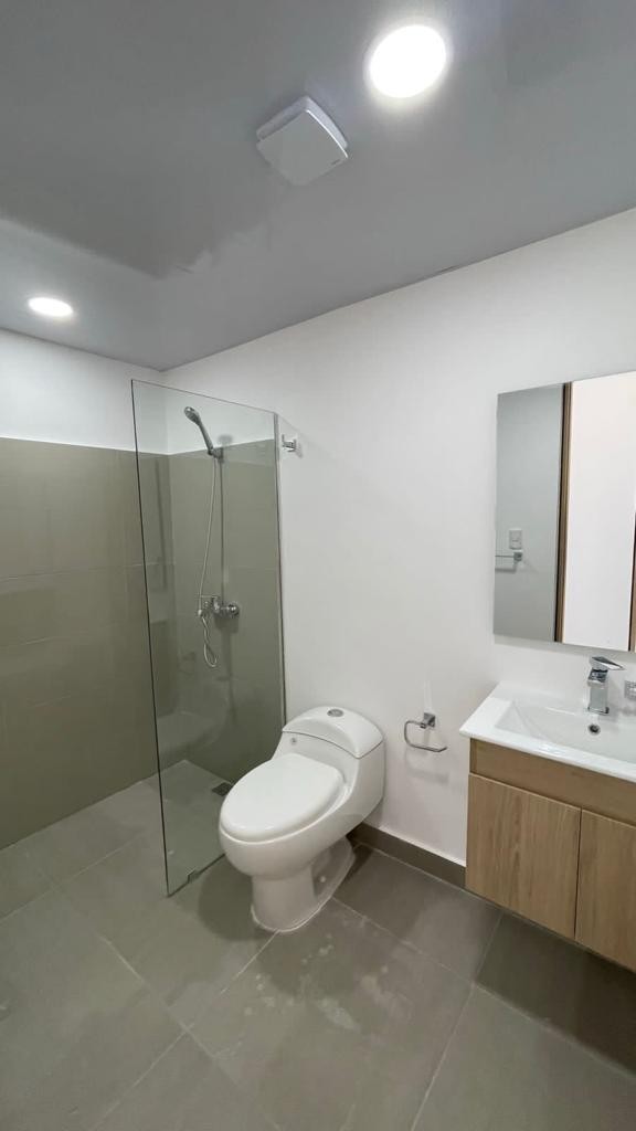 apartamentos - Confortable y Moderno Apartamento en Ave. Hispanoamericana  5