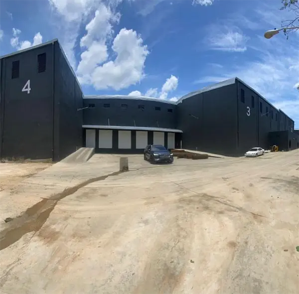 oficinas y locales comerciales - Nave céntrica con buen espacio 6