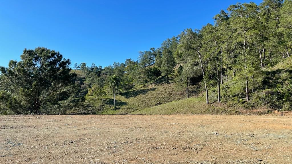 solares y terrenos - Construye la Villa de tus Sueños en Jarabacoa, Solares Disponibles 1