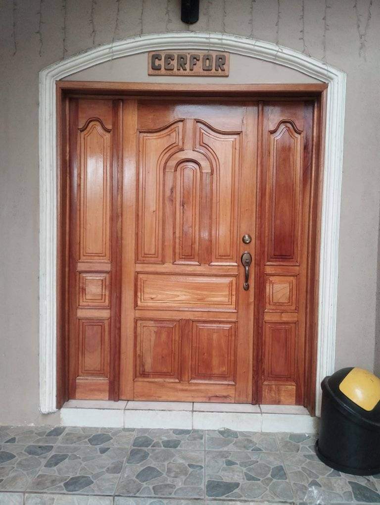 muebles y colchones - Fabricación de puertas 🚪 en madera de acorde a tus medidas y diseño  0
